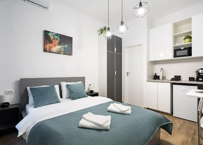 Urban Walls 5a In Old