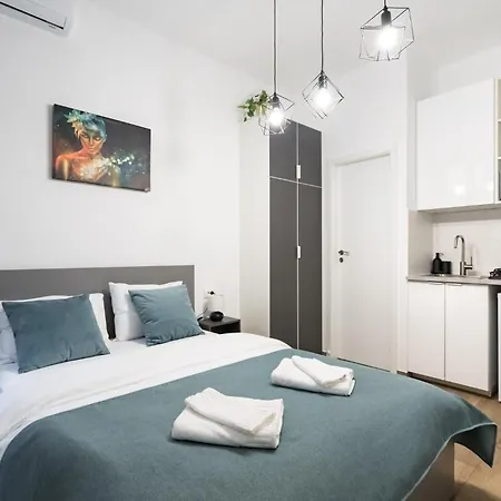 Urban Walls 5a In Old