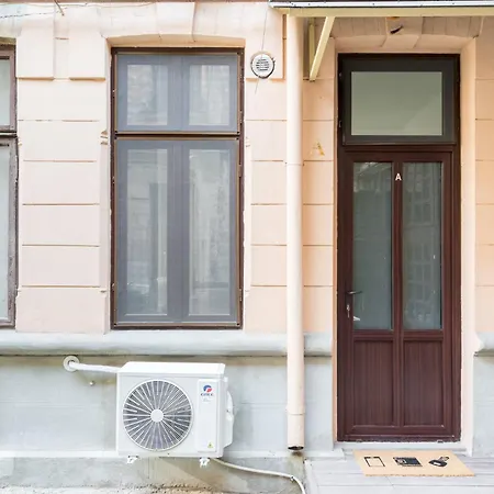 Urban Walls 5a In Old * Bucarest