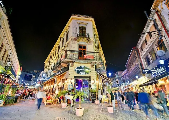 Urban Walls 5a In Old