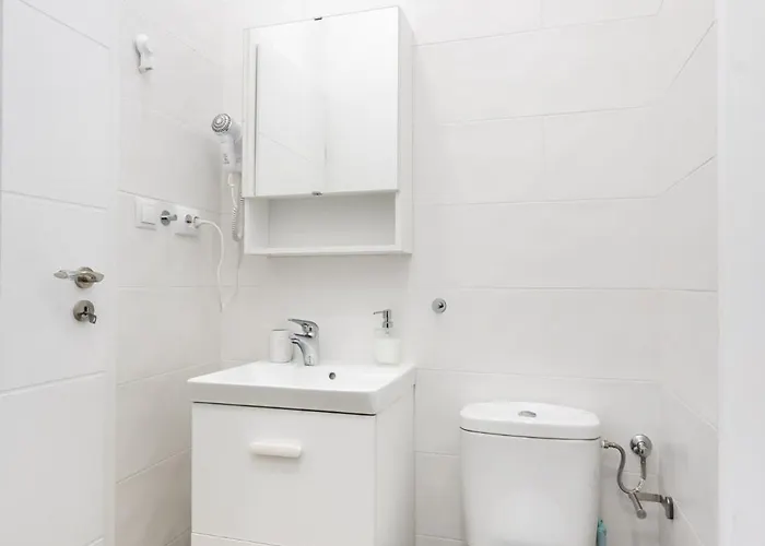 Urban Walls 5a In Old 布加勒斯特