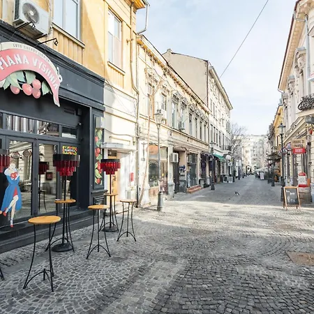 Urban Walls 5a In Old * Bucareste