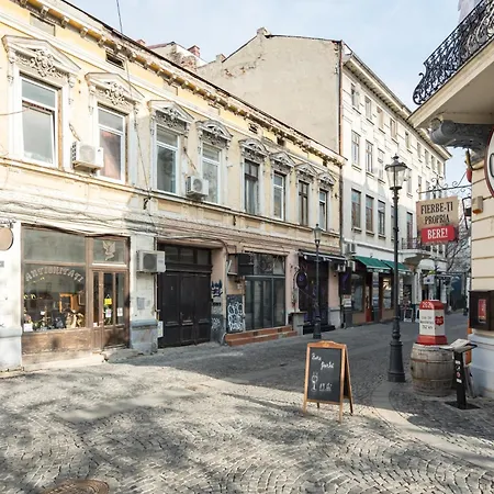 Urban Walls 5a In Old