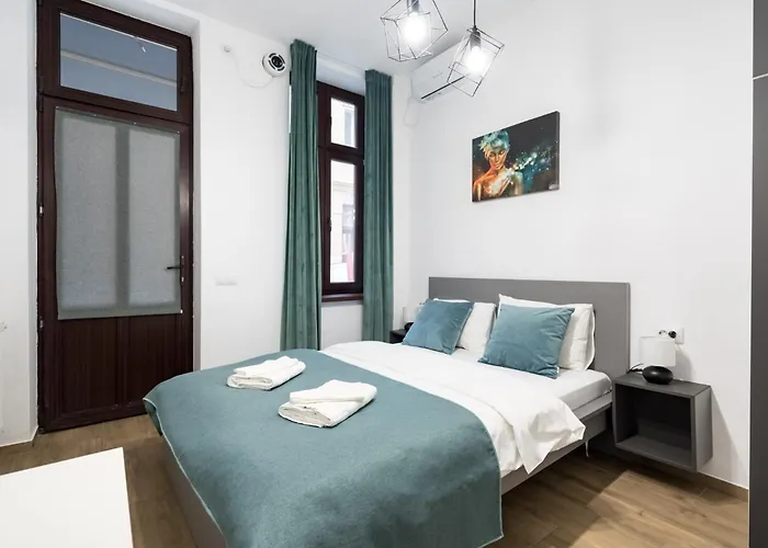 Urban Walls 5a In Old Apartamento Bucareste