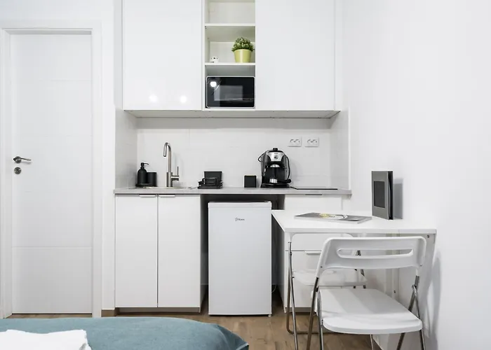 Urban Walls 5a In Old * Bucareste